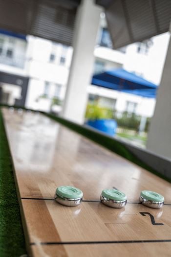 Table shuffleboard